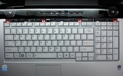 Replace Toshiba Satellite P205 / X205 keyboard-3